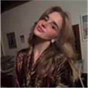 Insegno da 10 anni inglese e Italiano e aiuto compiti a ragazzi e adulti