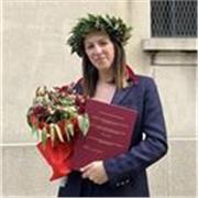 Ciao! Sono Gaia, laureata in Scienze Politiche e delle Relazioni Internazionali (con specializzazione in lingua inglese) e attualmente laureanda, all’ultimo anno, in Scienze dell’educazione e della formazione (L-19). Ho lavorato diversi anni a scuola e cr