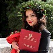 Insegnante di inglese laureata all’Università di Cagliari con 110L