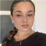 Studentessa universitaria, offro lezioni private a bambini di scuole elementari e medie. In particolare in materie umanistiche, e in lingue straniere