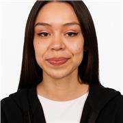 Profesor de apoyo escolar especializado en grados de preescolar a primaria