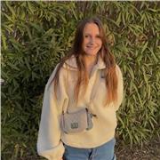 Soy una chica de 18 años, que estoy estudiando un grado de ADE en la universidad, y con mucho gusto ayudaría con lo que sé a los niños