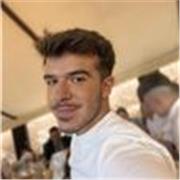 Soy trabajador social, he realizado el bachiller social y tengo titulo a2 en inglés y un c1 en valenciano. 