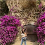 Me considero una chica aplicada que disfrutaba mucho de la Química. Me gustaría dar clases a alumnos de la ESO y Bachillerato, también podría de primaria en otro tipo de asignaturas
Me encantan las personas y el trato con ellas, por lo que considero que s