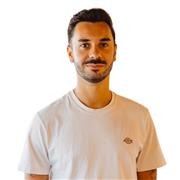 Profesor nativo de francés residente en Barcelona. Hablo español y francés con fluidez.