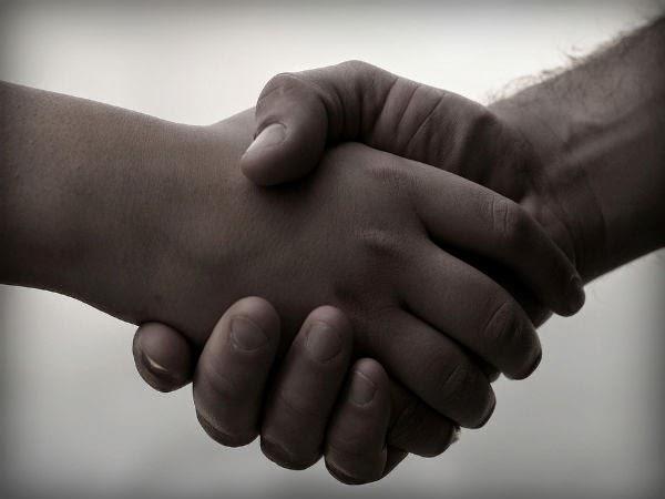 ¿Cómo decir "amigo" en inglés y en español?