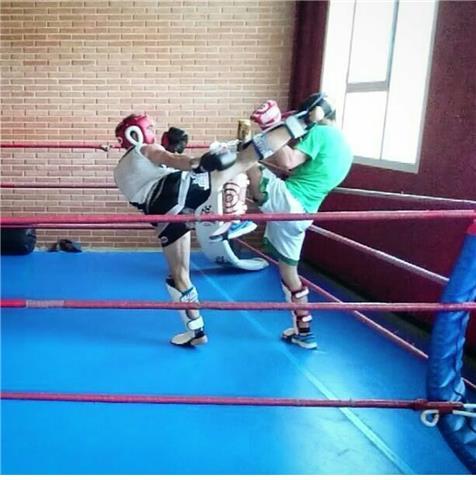 Profesor defensa personal y kick boxing experimentado