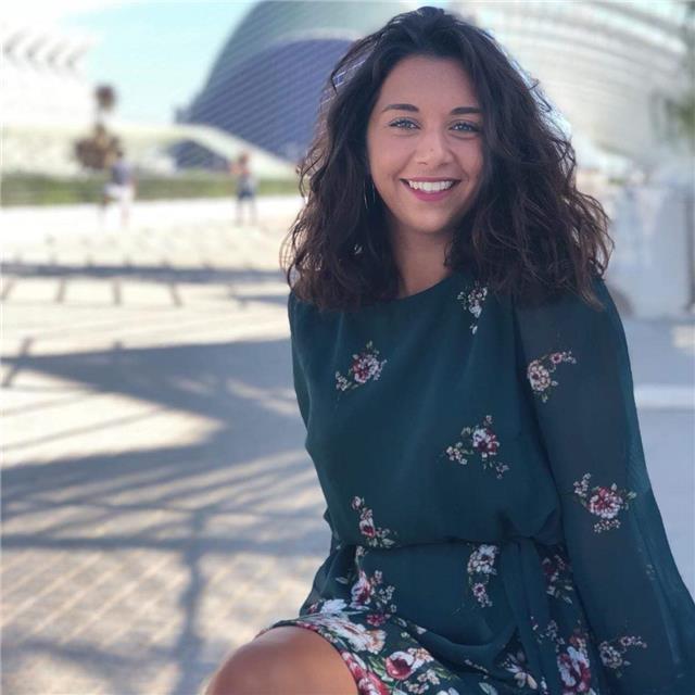 Laureanda in mediazione linguistica offre ripetizioni di francese a studenti di medie e superiori