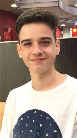 Soy un estudiante de ingeniería de automoción, ofrezco clases a estudiantes de secundaria y bachillerato