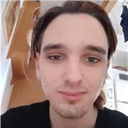 Profesor de filosofía para primero y segundo de bachillerato. Soy un estudiante en cuarto de carrera del Grado de Filosofía