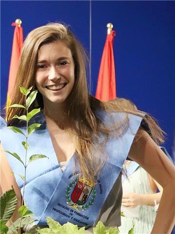 Maestra en educación y con un máster en atención temprana ofrezco repaso y ayuda para asignaturas de primaria