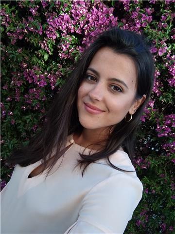 Doy clases de matemáticas, inglés, alemán, y apoyo con deberes a niños de primaria a eso. clases de programas de dibujo y diseño gráfico (ej:autocad)