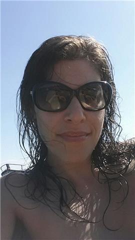 Sono inscritta alla Facoltà di Biologia all'Università di Catania (una materia alla Laurea...); sono moglie e mamma di un bimbo; mi piace studiare e amo insegnare. Ho molteplici esperienze di lavoro ma insegnare è sempre stata la mia passione. In verità n