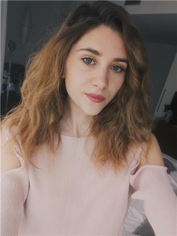 Laureata in scienze della comunicazione offre aiuto compiti oppure insegnamento della lingua italiana