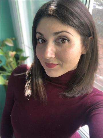 Laureata in lingue e culture straniere offre lezioni individuali e/o a piccoli gruppi di inglese e spagnolo