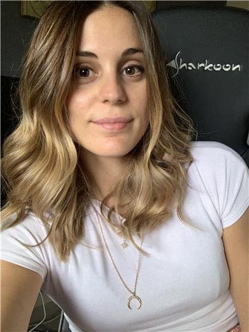 Docente offre ripetizioni di latino e greco, italiano, storia e geofrafia, aiuto compiti per le scuole medie