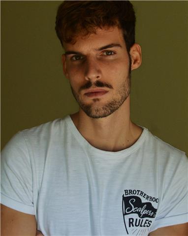 Graduado en bellas artes y máster en profesorado