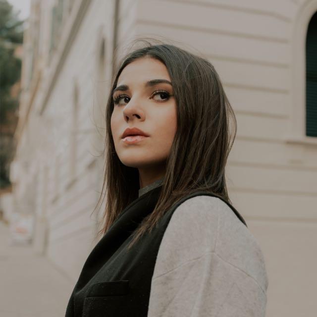 Studentessa di ingegneria offre ripetizioni di matematica e fisica per ragazzi di medie e superiori