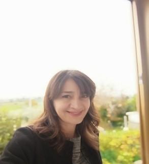 Madrelingua spagnolo offre lezioni per scuole medie superiori