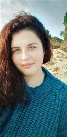 Non disperare! Sono qui! 
Sono Alessia, laureata magistrale in Lingue e Letterature europee ed extraeuropee e con varie esperienze nell'insegnamento. Se hai bisogno di ripassare, recuperare, approfondire o scioglierti un po' nelle lingue, sono la persona 