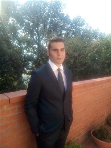 sono uno studente universitario di ingegneria edile-architettura