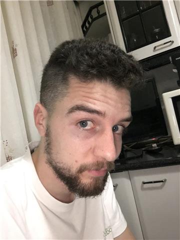 Estudiante universitario con experiencia impartiendo clases de matemáticas nivel de la eso