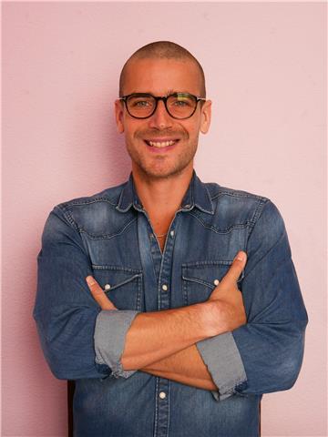 Enseignant fraîchement diplômé donne cours d'Anglais, à distance, tous niveaux confondus