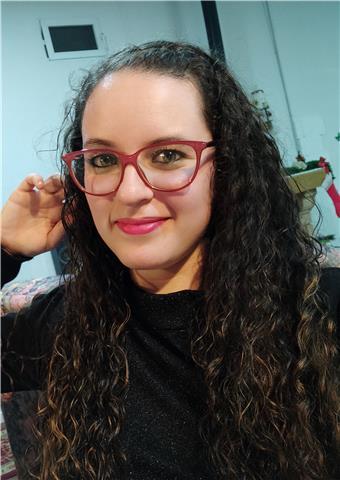 Estudiante de dos grados superiores (química industrial y laboratorio) se ofrece para dar clases desde primaria hasta bachiller, incluyendo asignaturas de lo grados superiores