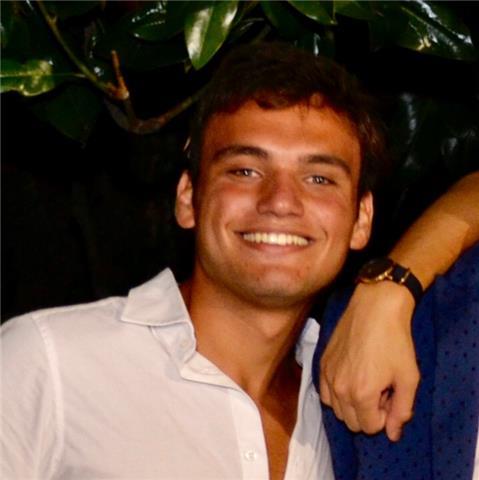 Studente universitario, lezioni private di matematica e fisica per scuole di primo e secondo grado