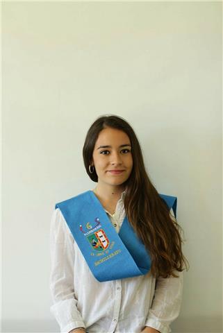 Estudiante de relaciones internacionales y economía da clases de inglés para primaria, ESO y bachillerato
