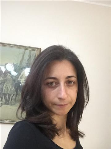 laureata in lingue e letterature straniere impartisce lezioni di inglese e spagnolo, catania e provincia