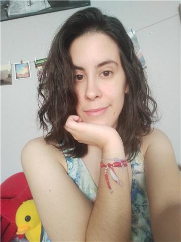 Estudiante de máster de biomedicina y graduada en bioquímica