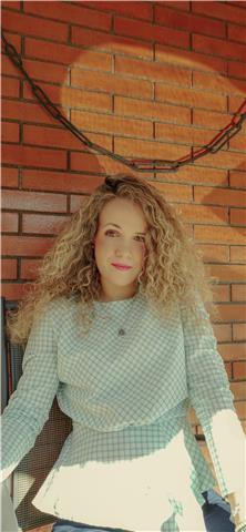 Graduada en lengua y literatura españolas ofrece clases de refuerzo en lengua y literatura