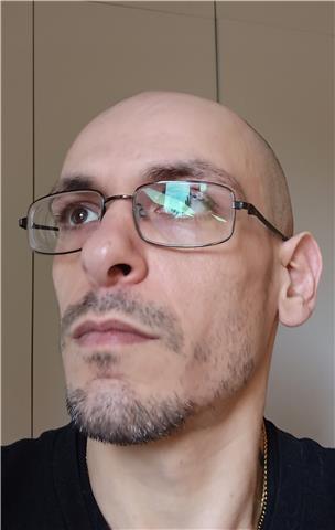 attualmente ubicato fuori italia disponibile per lezioni di inglese (pari a madrelingua)