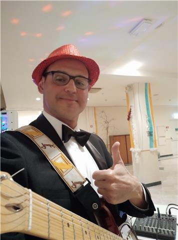 Lezioni di chitarra moderna, teoria musicale e solfeggio