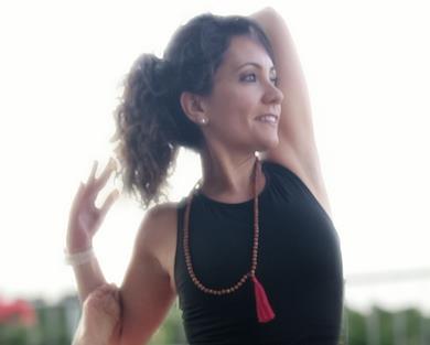 Professeure de Yoga certifiée, bilingue français/anglais