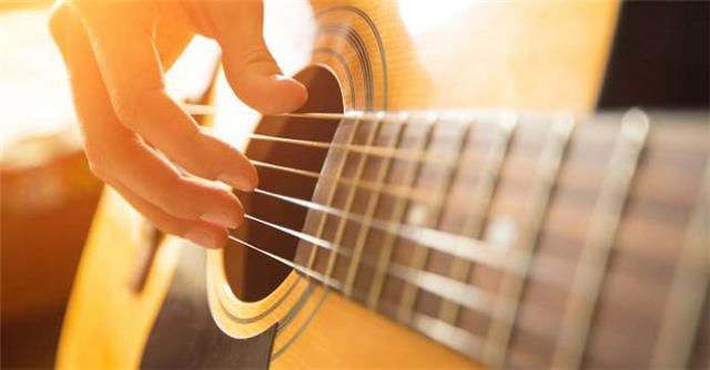 Offro lezioni private di chitarra classica/elettrica per appassionati alle prime armi nella zona di Potenza. Esperienza pregressa nel settore con massima disponibilità e serietà