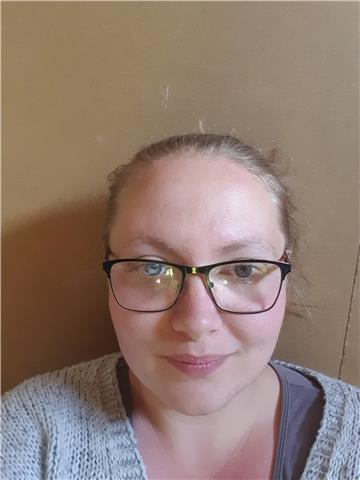 Passionnée de lectures, je serais ravie de vous aider à progresser en français