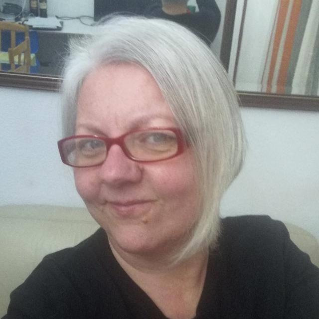 Profesora de inglés para clases de conversación para adultos y preparación de exámenes oficiales. Grupales o individuales
