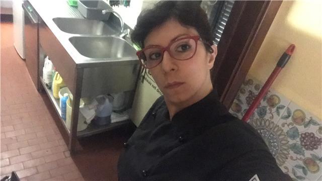 Insegnante con esperienza di insegnamento quinquennale e pratica decennale offre lezioni di tutti i tipi di cucina anche per diete particolari come vegane, vegetariana e fruttariano
