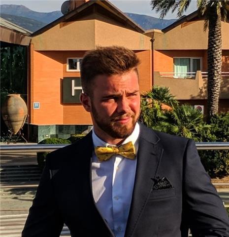 Maestro de educación primaria y secundaria se ofrece para dar clases