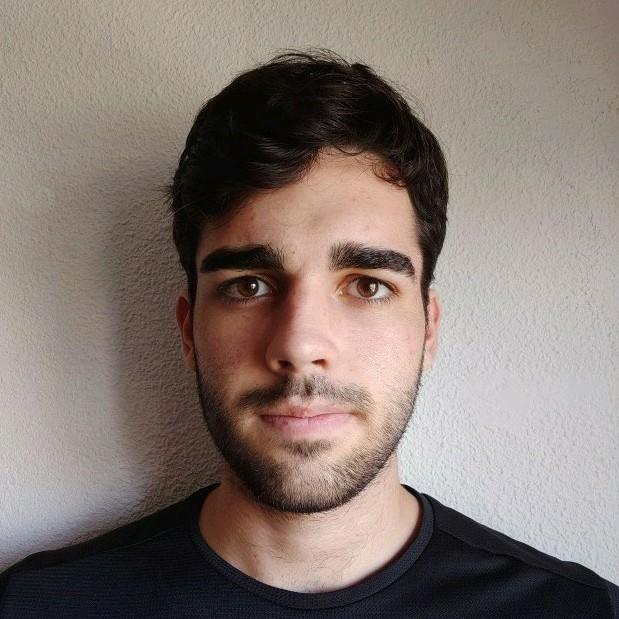 Doy clases para educación secundaria y bachillerato de inglés. Graduado en Comunicación Audiovisual con nivel B2 de inglés