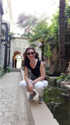 Improve your english easily in a natural way