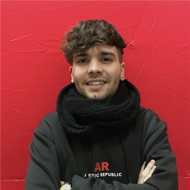 Estudiante universitario ofrece clases de matemáticas para estudiantes de bachillerato, eso o primaria