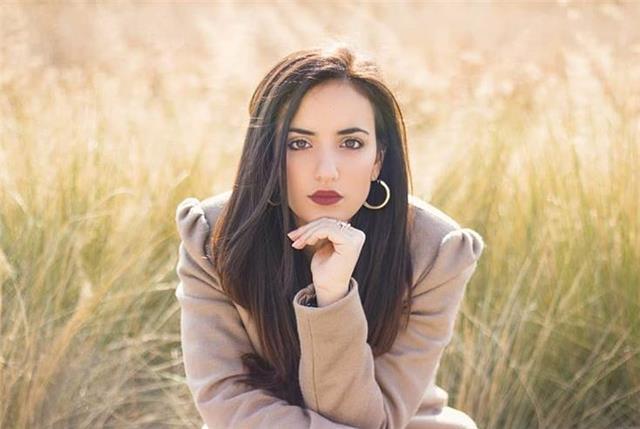 Laureata all'Accademia di belle arti di Catania offre lezioni di fotografia