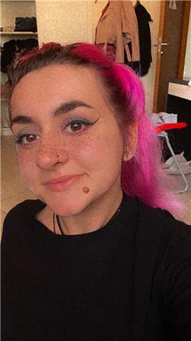 Ragazza frequentante primo anno di università, con certificazione inglese C1 e periodo all’estero in Russia della durata di un anno,offre ripetizioni di inglese