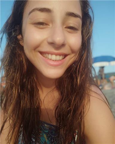 Studentessa di ingegneria meccanica, ho concluso il classico con 88/100. posso aiutare con lezioni online per le medie di tutte le materie tranne le lingue idem per le superiori