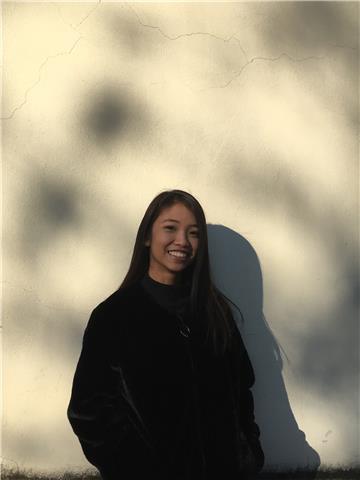 Ragazza 17enne che frequenta il terzo anno del liceo scientifico,so molto bene l’inglese,disponibile solo weekend