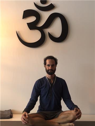 Clases privadas presenciales y online de vinyasa flow, power y ashtanga