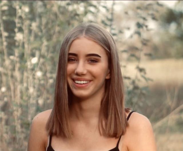 Studentessa di liceo classico offre ripetizioni di inglese e conversazione